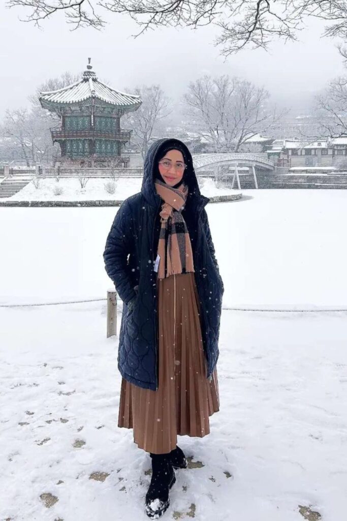 korean winter outfits women 17
