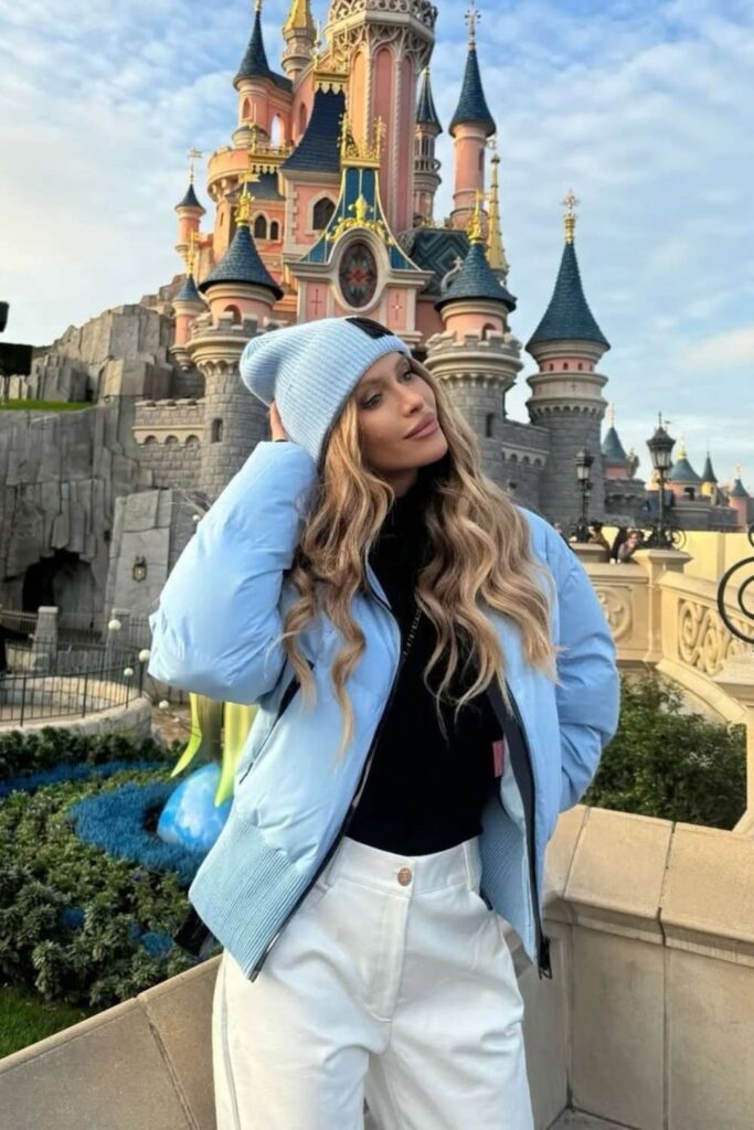 winter disneyland outfits 11