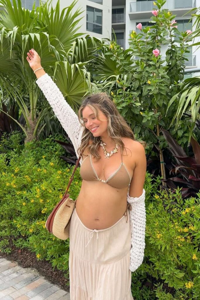 pregnancy-outfits-for-summer-8